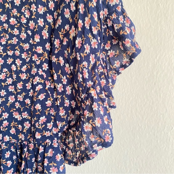 Blouse // - Picture 4 of 6